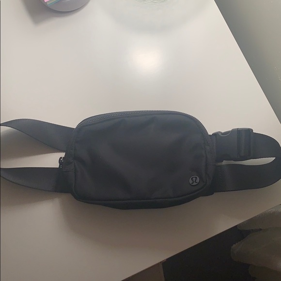 lululemon athletica Handbags - Lululemon fanny pack